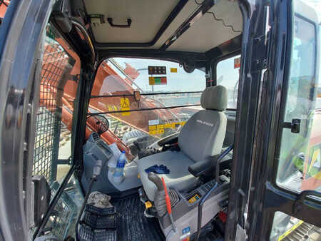 Bæltegraver 2021 Hitachi ZX220 LC (Abu Dhabi) (19)