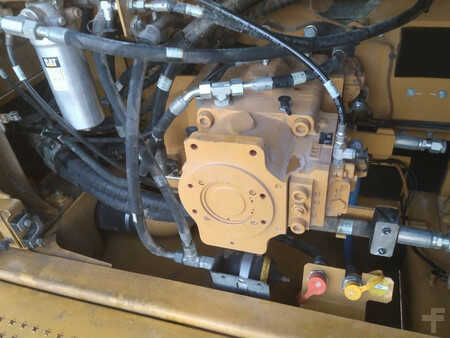 Korečková rýpadla 2022 Caterpillar 395 (Saudi Arabia) (13)