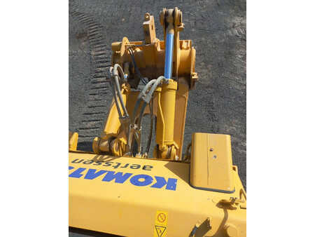 Buldożery 2023 Komatsu D155A-6R (4 pieces available - Abu Dhabi) (19)
