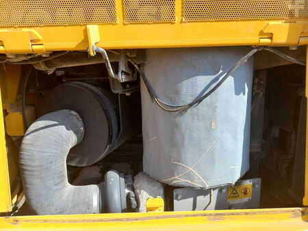 Buldożery 2024 Komatsu D155A-6R (4 pieces available - Abu Dhabi) (14)