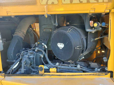 Buldożery 2024 Komatsu D155A-6R (4 pieces available - Abu Dhabi) (15)