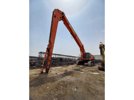 Beltegraver 2018 Hitachi EX1200-6 28m (Abu Dhabi) (1)