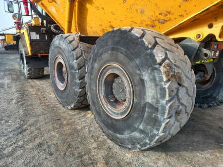 Tombereau articulé 2017 Komatsu HM400-3R (4 pcs available in Abu Dhabi) (15)