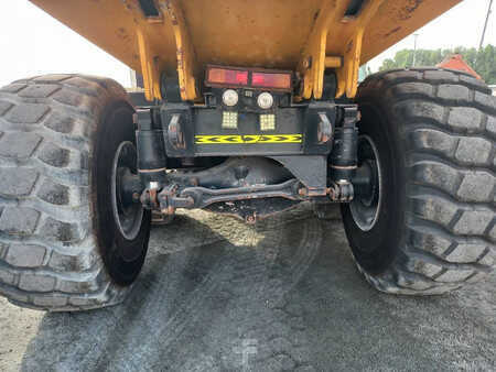 Tombereau articulé 2017 Komatsu HM400-3R (4pcs available in Abu Dhabi) (15)