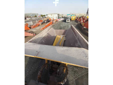 Tombereau articulé 2017 Komatsu HM400-3R (4pcs available in Abu Dhabi) (19)