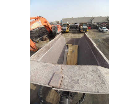 Tombereau articulé 2017 Komatsu HM400-3R (4 pcs available in Abu Dhabi) (18)