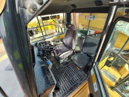 Tombereau articulé 2017 Komatsu HM400-3R (4 pcs available in Abu Dhabi) (19)