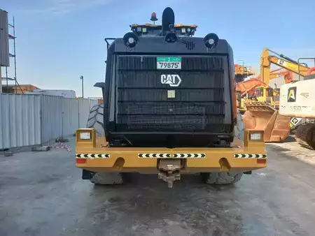 Kerekes rakodó 2022 Caterpillar 980 (Abu Dhabi) (2)