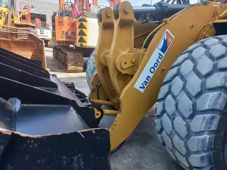 Kerekes rakodó 2022 Caterpillar 980 (Abu Dhabi) (7)