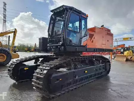 Beltegraver 2025 Hitachi ZX890LCR-7 (1)