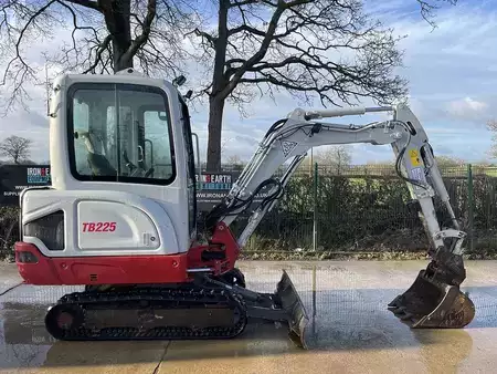 Mobilbagger 2020 Takeuchi TB225 Excavator (4)