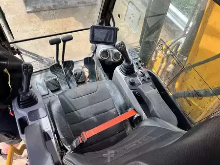 Wheel Excavators 0 JCB 140X LC Excavator (10)