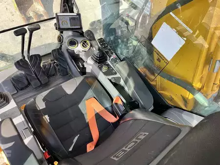 Wheel Excavators 2019 JCB 220X LC Excavator (10)