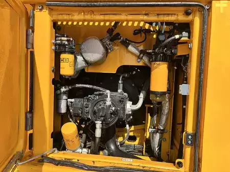 Wheel Excavators 2019 JCB 220X LC Excavator (13)