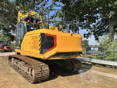 Wheel Excavators 2019 JCB 220X LC Excavator (3)