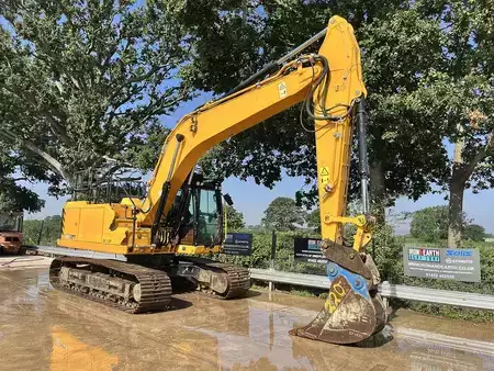 Wheel Excavators 2019 JCB 220X LC Excavator (5)