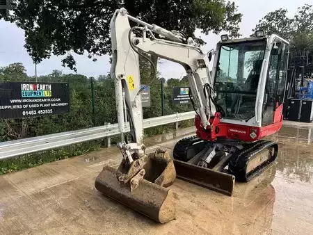 Kerekes kotrógép 2017 Takeuchi TB230 Excavator (2)