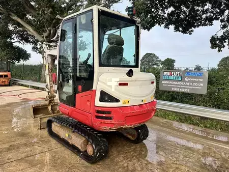Kerekes kotrógép 2017 Takeuchi TB230 Excavator (3)