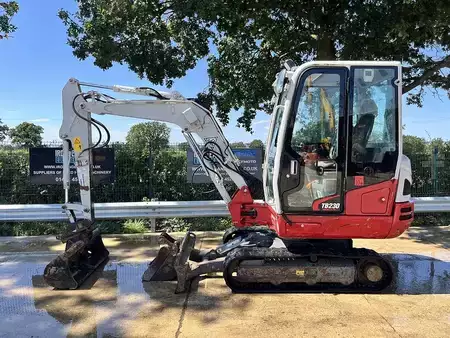 Mobilní bagry 2017 Takeuchi TB230 Excavator (1)