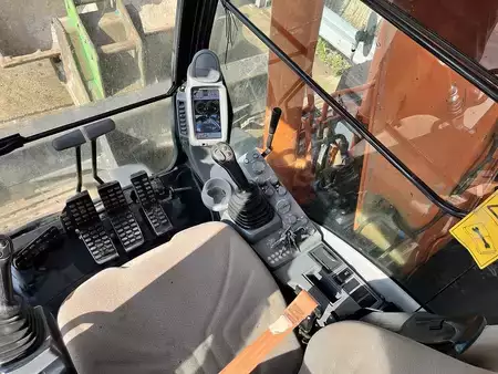 Excavadoras de ruedas 2020 Hitachi ZX135USBL-6 Excavator (10)