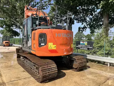 Excavadoras de ruedas 2020 Hitachi ZX135USBL-6 Excavator (3)