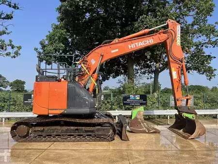 Excavadoras de ruedas 2020 Hitachi ZX135USBL-6 Excavator (4)