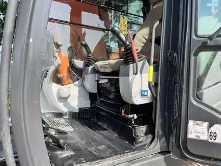 Excavadoras de ruedas 2020 Hitachi ZX135USBL-6 Excavator (9)