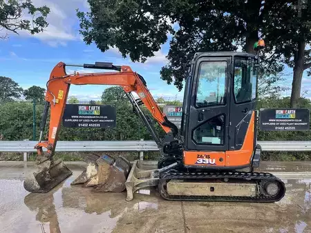 Excavadoras de ruedas 2023 Hitachi ZX33U-6 CLR Excavator (1)