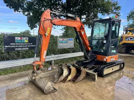 Excavadoras de ruedas 2023 Hitachi ZX33U-6 CLR Excavator (2)
