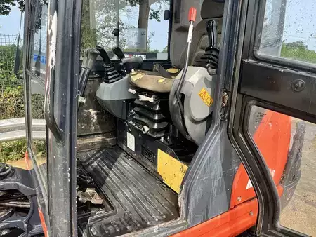 Pyöräkaivinkoneet  2017 Kubota KX71-3 Excavator (9)