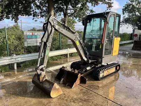 Kerekes kotrógép 2021 Volvo EC18E Excavator (2)
