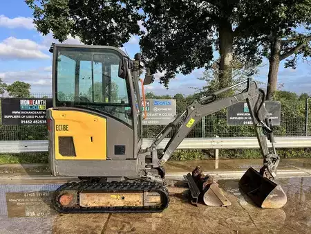 Kerekes kotrógép 2021 Volvo EC18E Excavator (4)