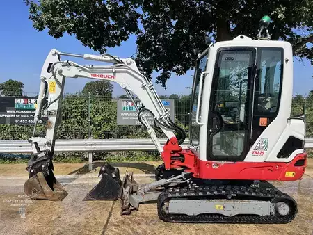 Kerekes kotrógép 2022 Takeuchi TB225 Excavator (1)