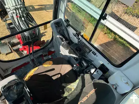 Kerekes kotrógép 2022 Takeuchi TB225 Excavator (10)
