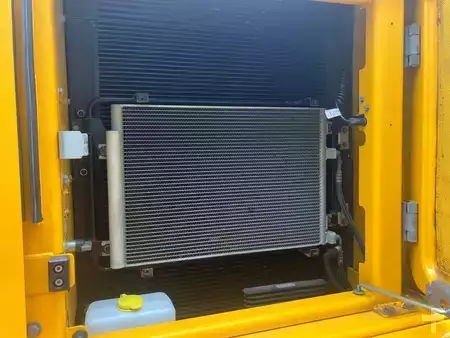 Bæltegraver 2024 JCB 220X (17)