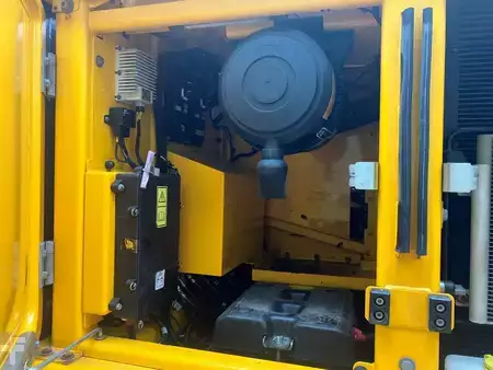 Bæltegraver 2024 JCB 220X (18)