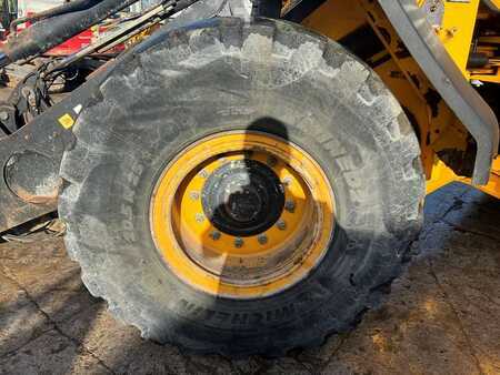 JCB 437 HT Wastemaster High Lift