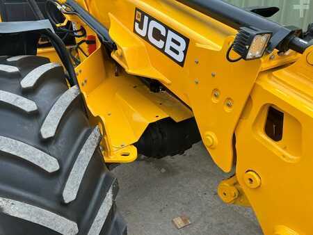 Caricatrici 2021 JCB TM320 (10)