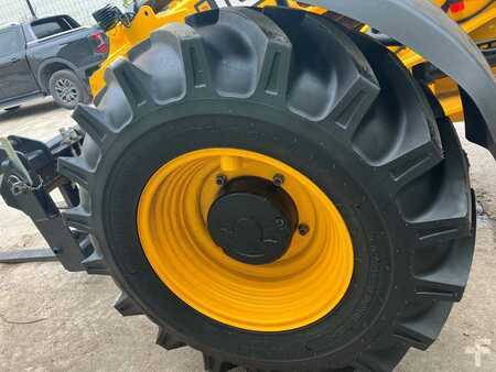Caricatrici 2021 JCB TM320 (18)