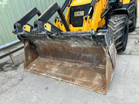 Rigid Backhoe Loader 2022 JCB 3CX (4)