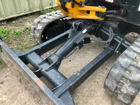 Minibagry 2023 JCB 8026 (12)