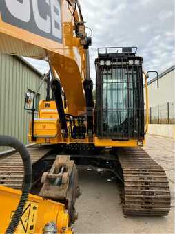 JCB 220X