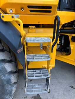 JCB 437