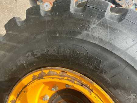 Pyöräkuormaajat 2020 JCB 437 (9)