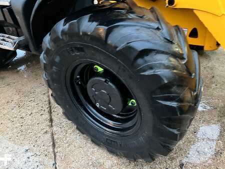 Rigid Backhoe Loader 2022 JCB 3CX (10)