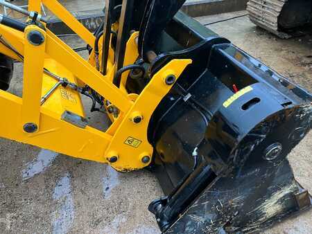 Rigid Backhoe Loader 2022 JCB 3CX (2)