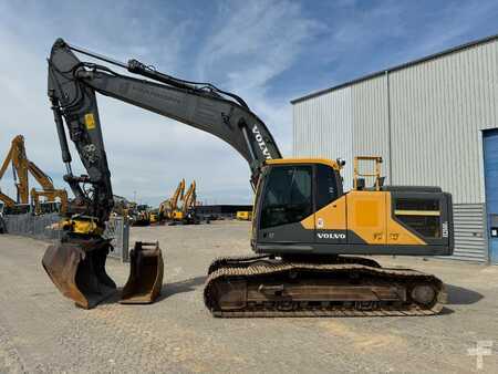 Rupsgraafmachines 2015 Volvo EC 250 EL (2)