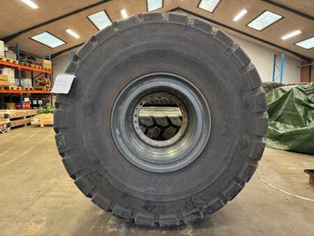 Ostatní 0 Bridgestone 29.5R25 (2)