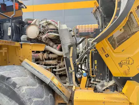 Kolové nakladače 2018 Caterpillar 980 (17)