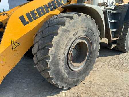 Kerekes rakodó 2018 Liebherr L 576 (18)